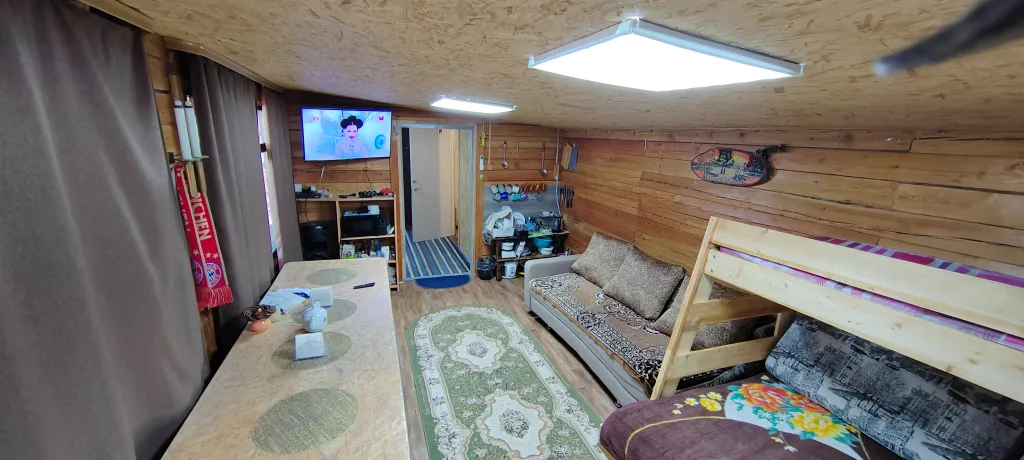 Комплекс с баней из бруса на берегу моря