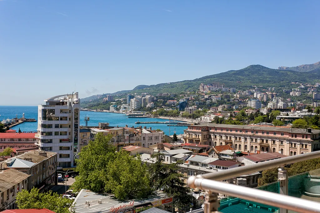 В самом центре с видом на море