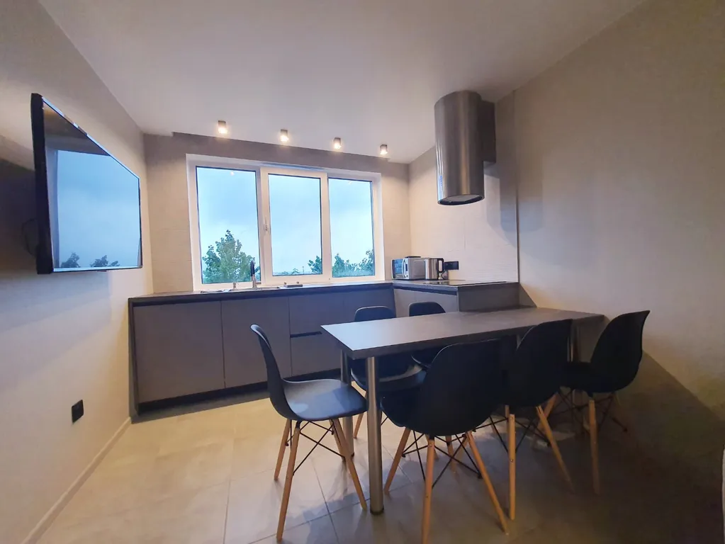 Новый апартамент с гостиной и тремя спальнями