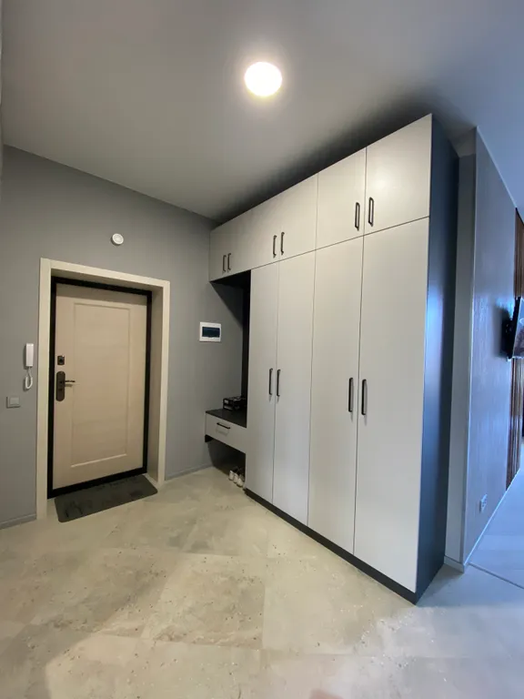 Просторная, светлая квартира с кондиционером в новом жк, не студия