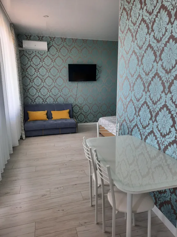 Уютная квартира с видом на розовое озеро