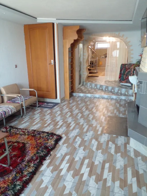 Эллинг на берегу моря