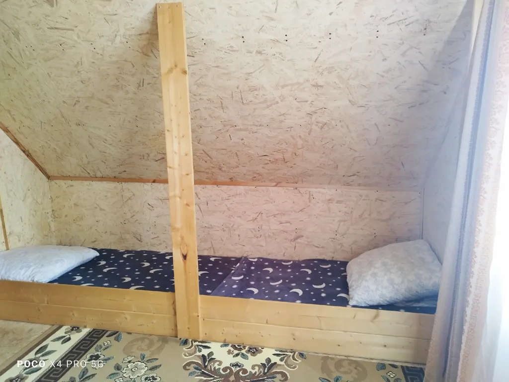 Романтик у реки