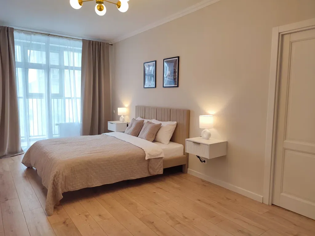 Светлые двухкомнатные апартаменты