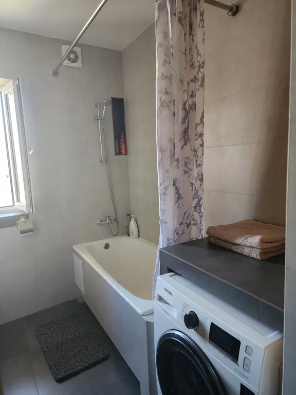 Дизайнерская небольшая квартира в центре города