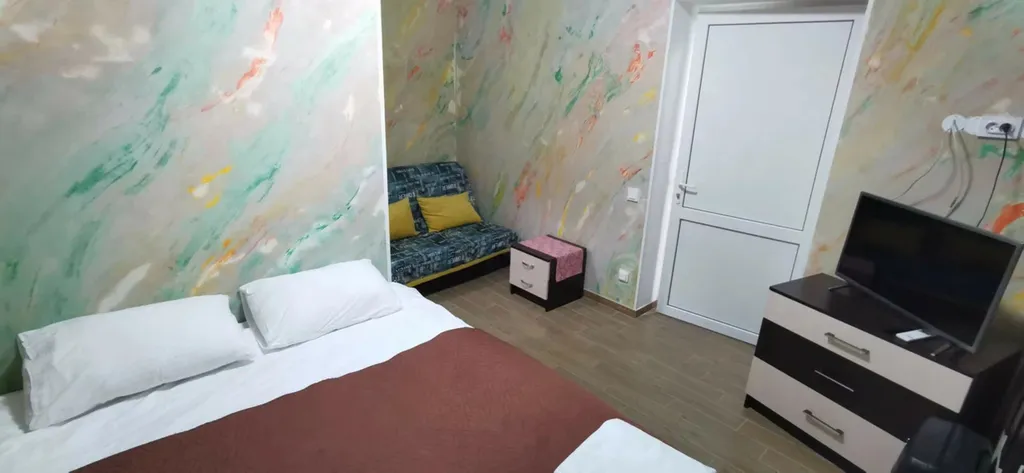 Квартира Стандартный номер с бассейном — аренда посуточно в Ейск