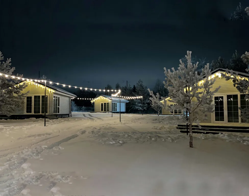 Дома из клееного бруса в хвойном лесу у Камского Моря и Семрука