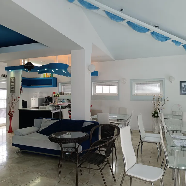 Семейный с дополнительным диваном