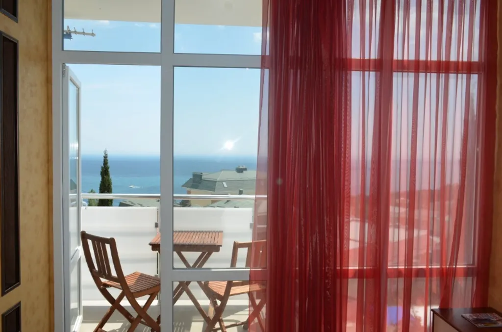 Комфортная видовая студия в Мисхоре