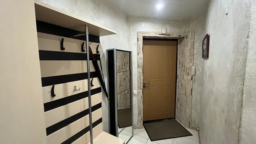 Квартира рядом с Волгой, с панорамными окнами и красивыми закатами