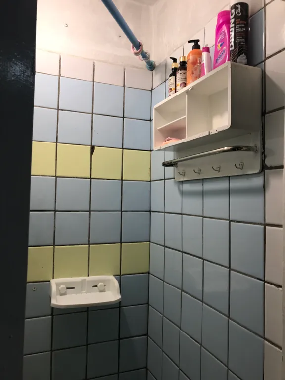 Комната в общежитии секционного типа в центре города