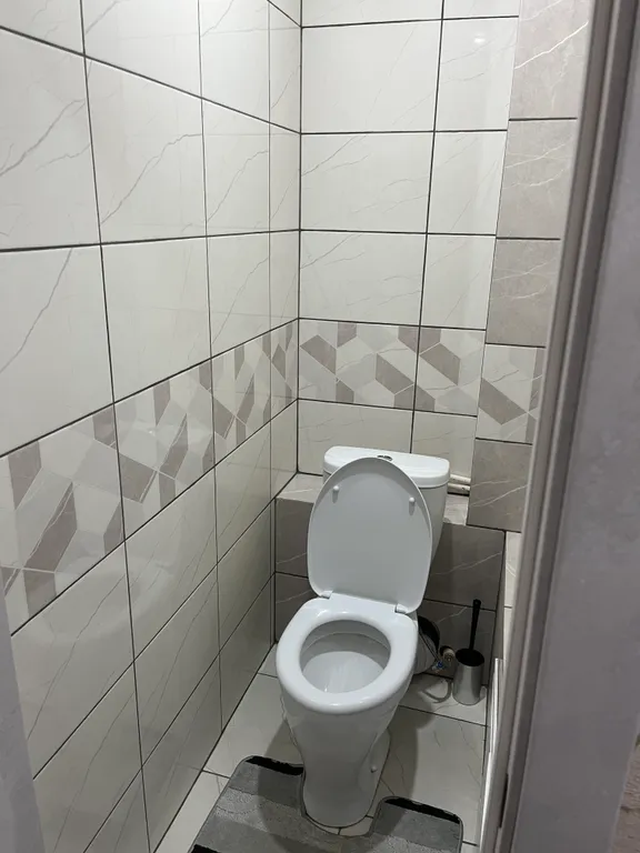 Уютная, просторная квартира со свежим ремонтом в центре города.