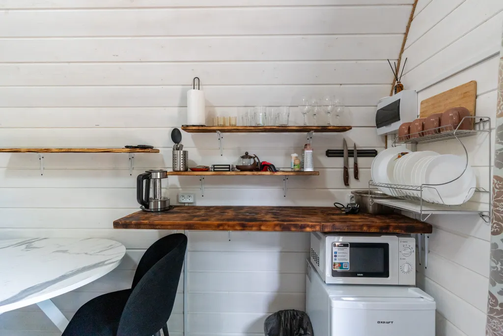 Уютный домик на опушке леса