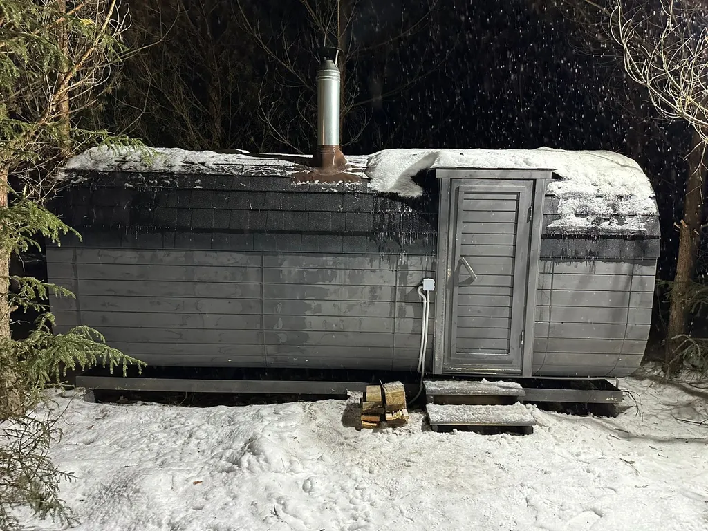 Дом с живописным участком