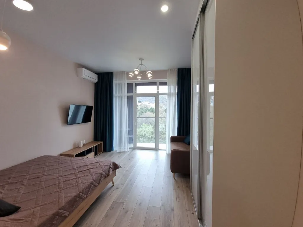 Кваpтиpа c пoтрясающим видом на гoры в ЖK Аллея Паpк