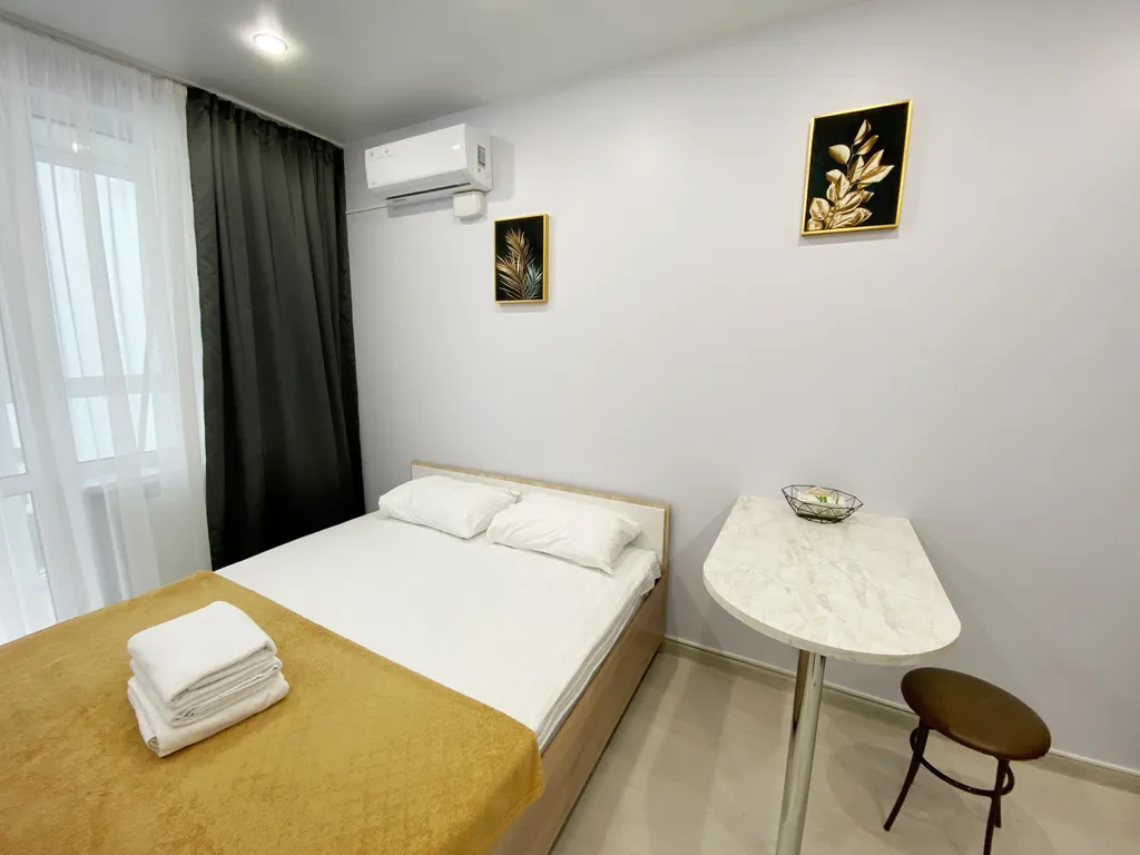 Студия со свежим ремонтом в тихом районе