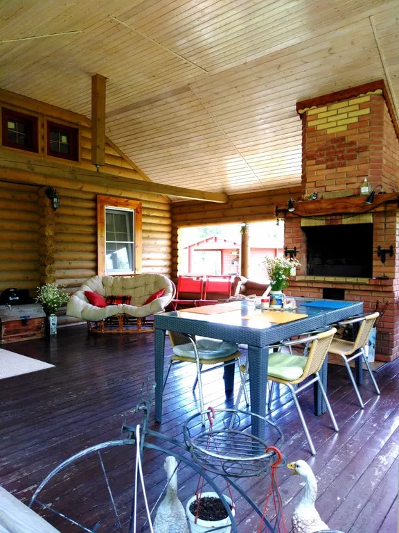 Дом - баня на берегу реки