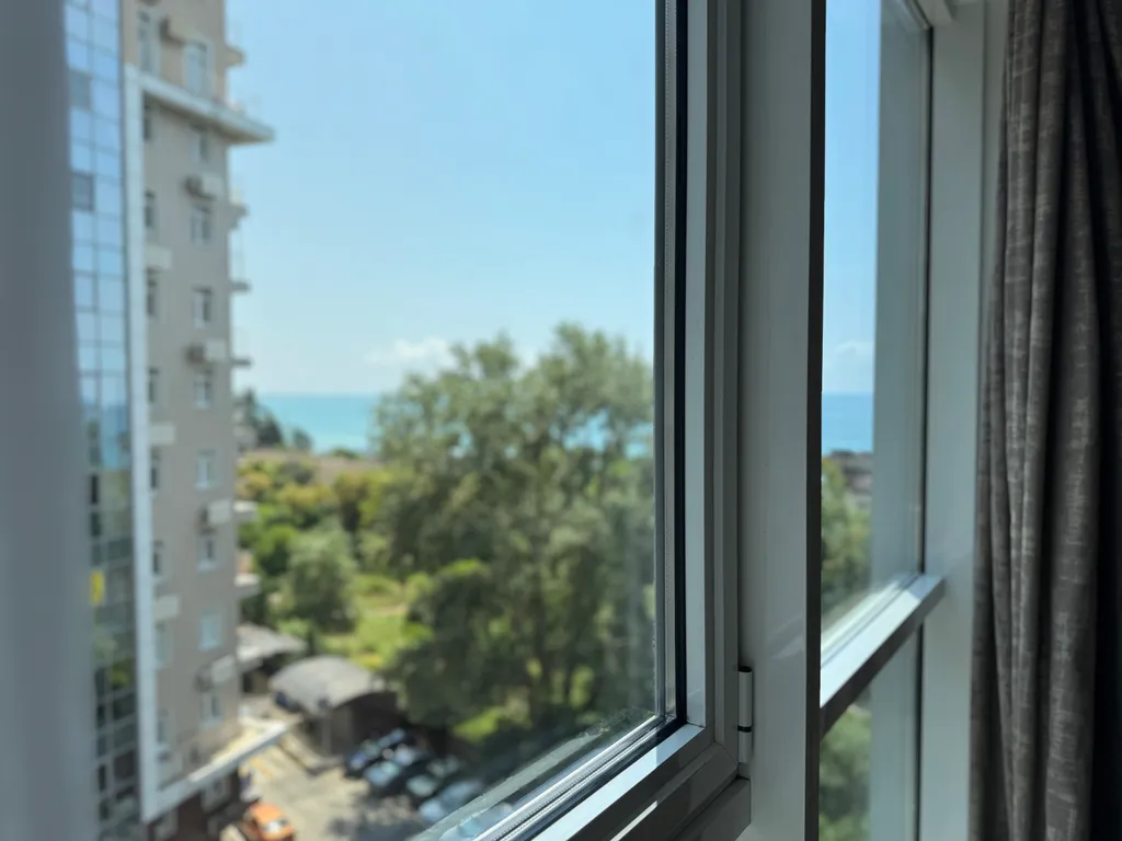 Квартира Двухкомнатная квартира с видом на море на первой линии в жк Посейдон — Сочи