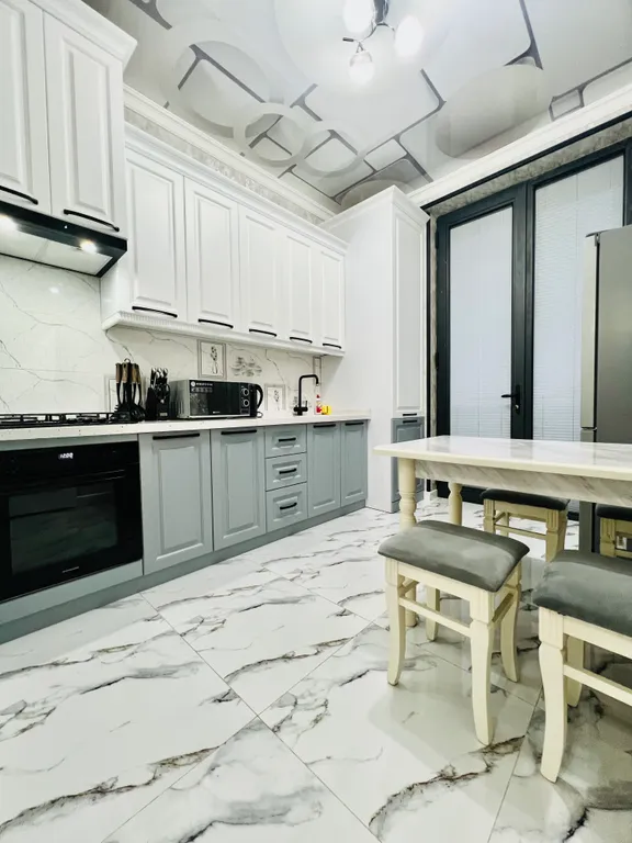 Новая Чистая Уютная С панорамными окнами В развитой локации