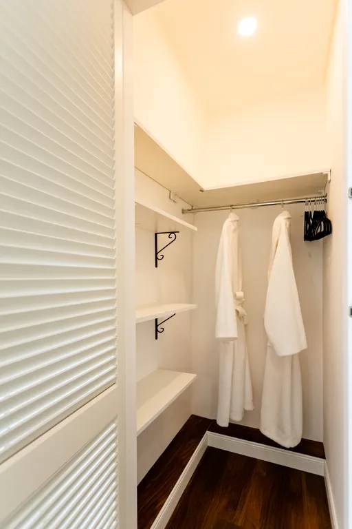 Shindisi Residence, VIP Villa