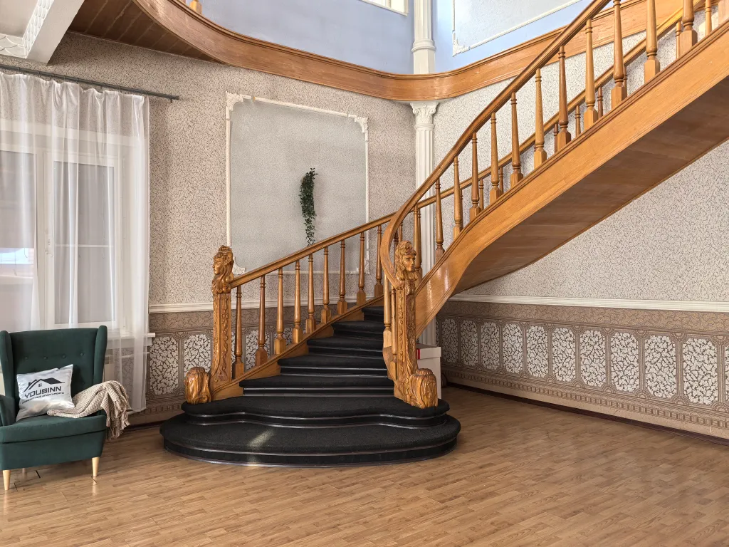 Коттедж в центре города с бассейном