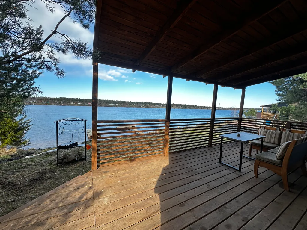 Дом на берегу реки Свирь