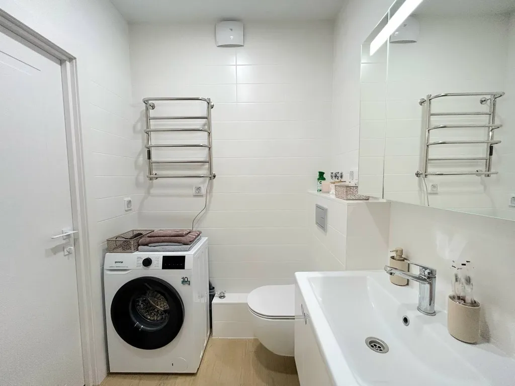 Современная евродушка у военной части