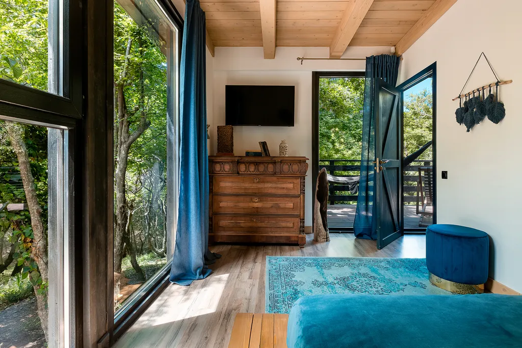 Панорамные апартаменты делюкс с террасой и видом на парк