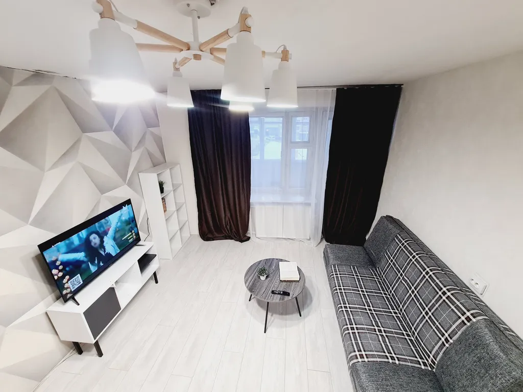 Со свежим ремонтом чистая однушка в центре