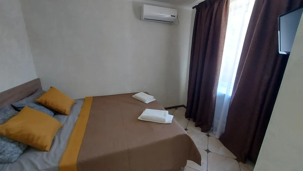 Квартира Квартира Двухместный улучшенный двухкомнатный с двухспальной кроватью. — Кучугуры