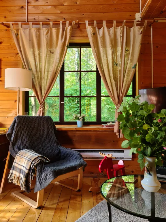 Уютный дом в рядом с лесом