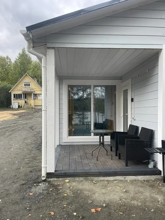 Дом на берегу озера