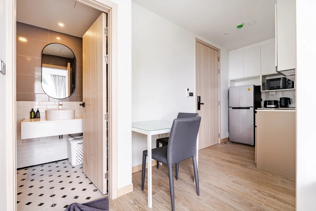 Новые апартаменты с видом на море у пляжа Карон