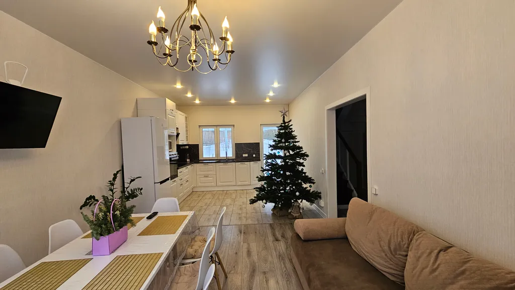 Уютный дом с панорамными окнами