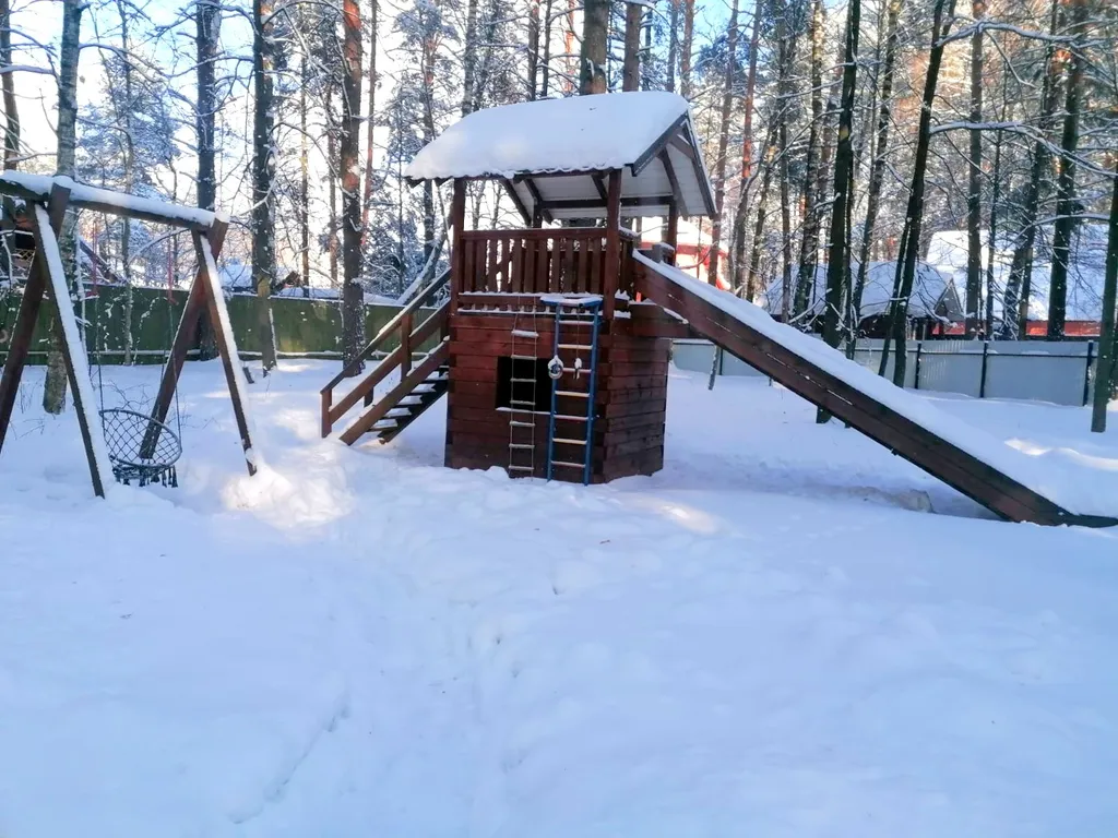 Уютный коттедж в сосновом лесу рядом с Москвой