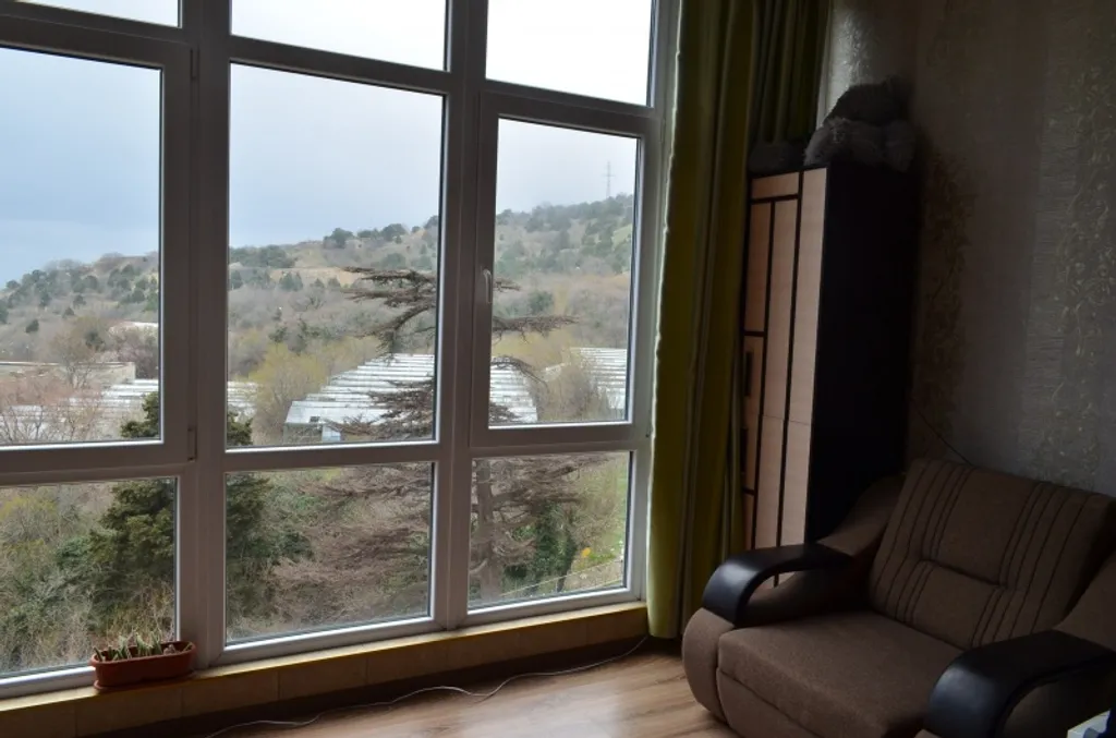 Апартаменты новые с видом на море, горы в новом доме над форосским парк