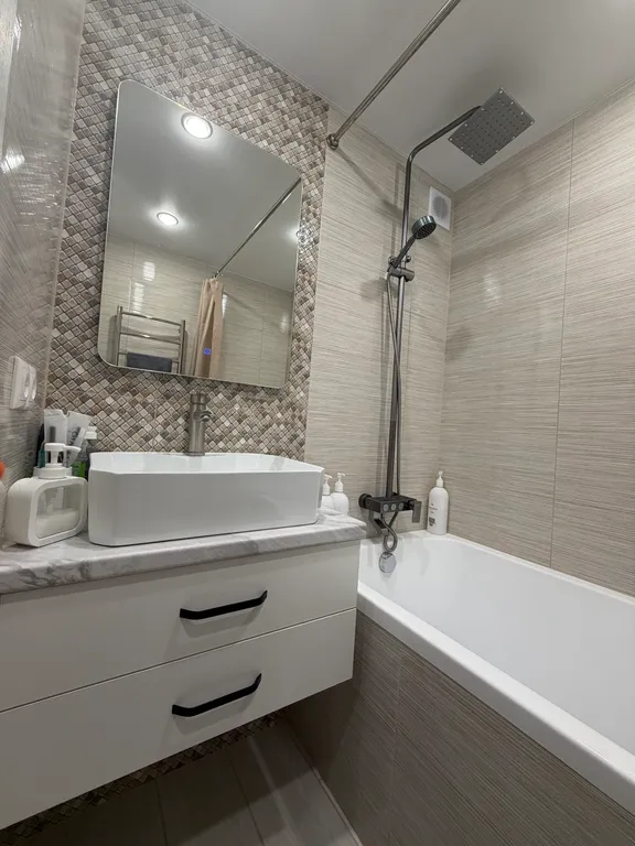 Уютная, современная квартира с новым ремонтом