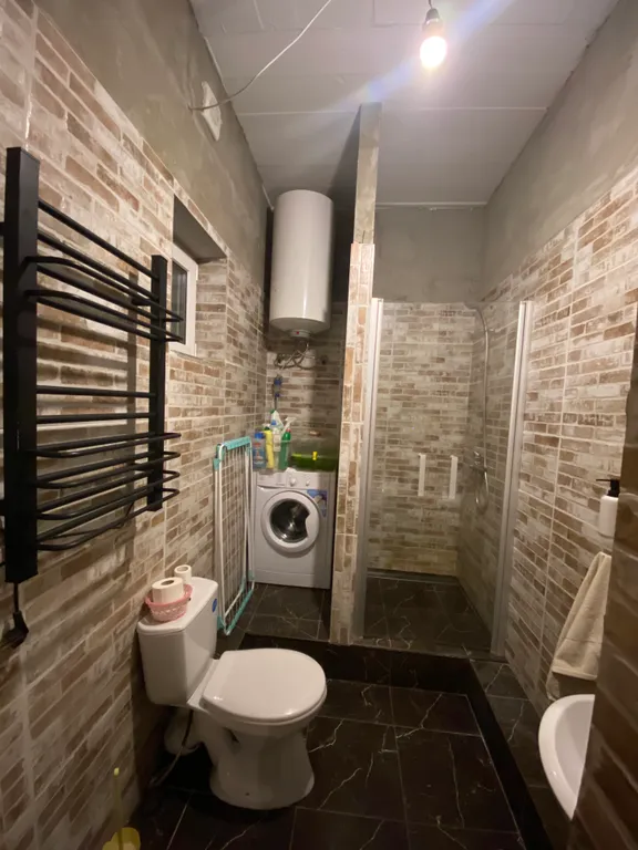 Дом у леса в минуте от города!