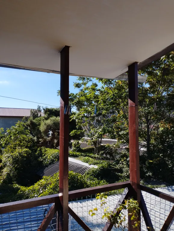 Уютная маленькая комната с балконом, близко к морю