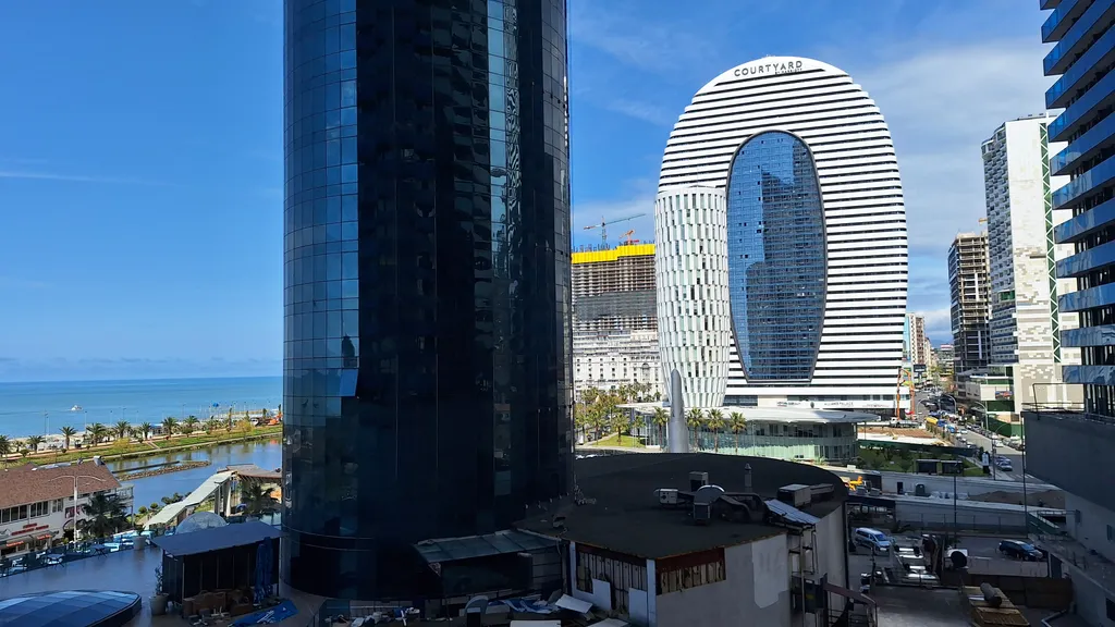 Orbi City - с видом на море