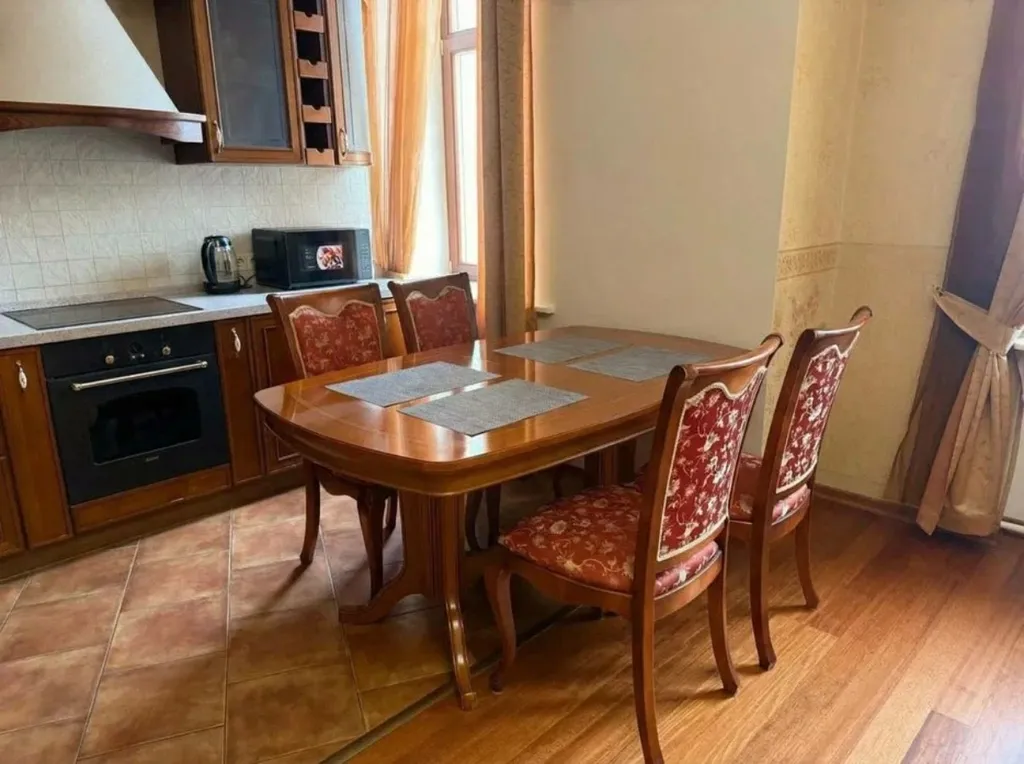 Квартира Уникальные апартаменты в легендарном здании — Москва