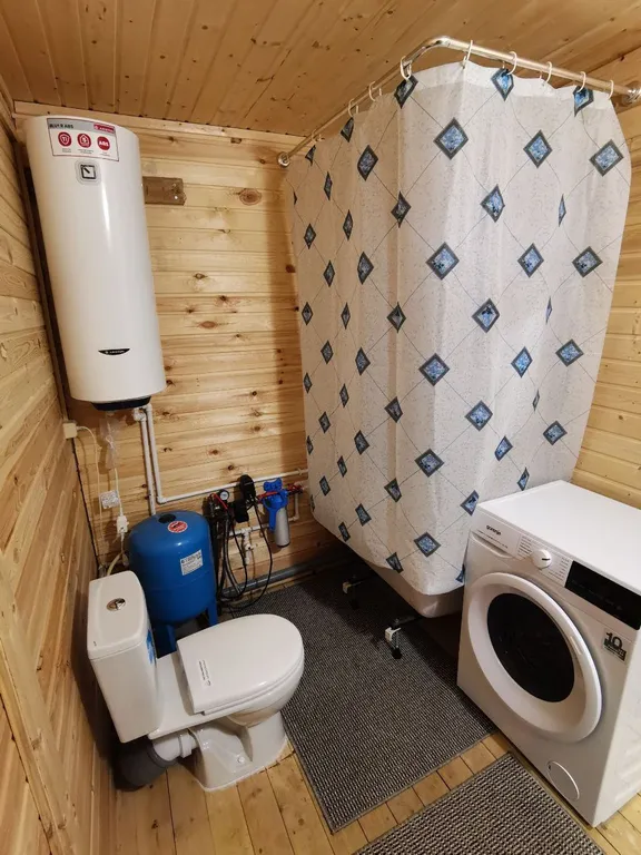 Уединённый загородный дом с баней на большом участке