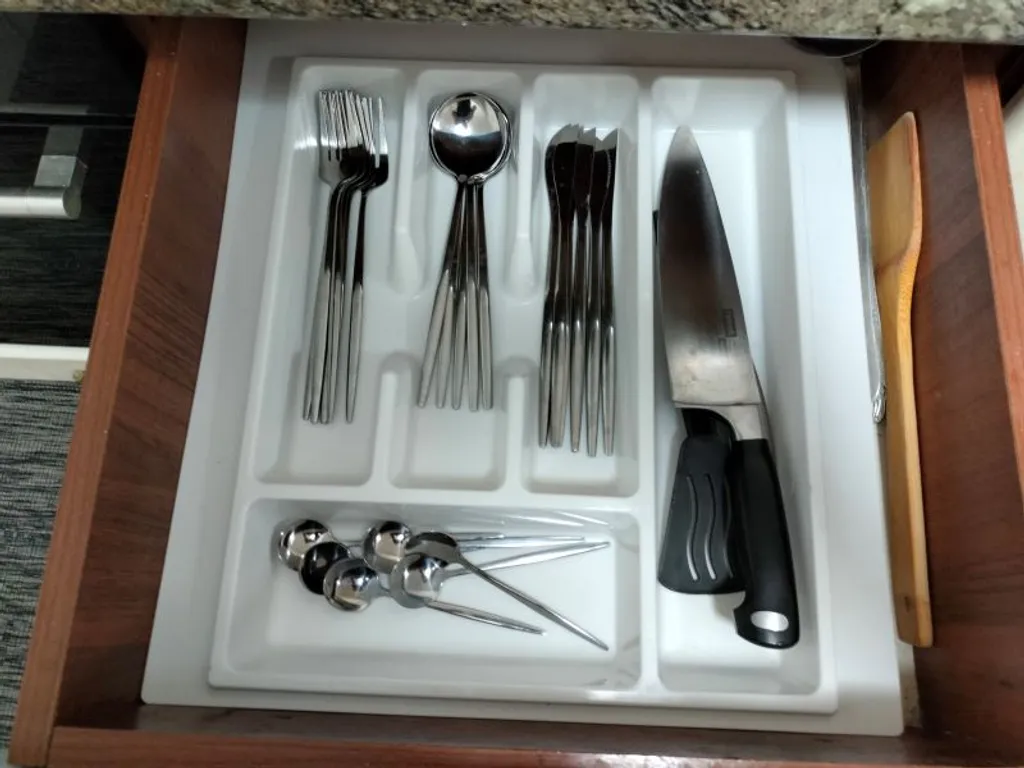 Уютный дом для большой семьи или компании в окружение сада