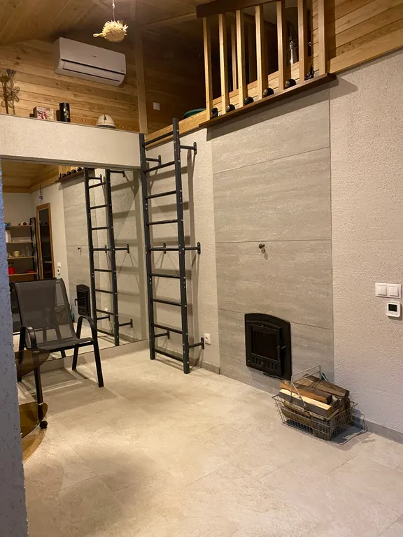 Дом с бассейном, баней и видом на море