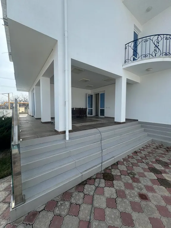 Дом Полюшко с бассейном