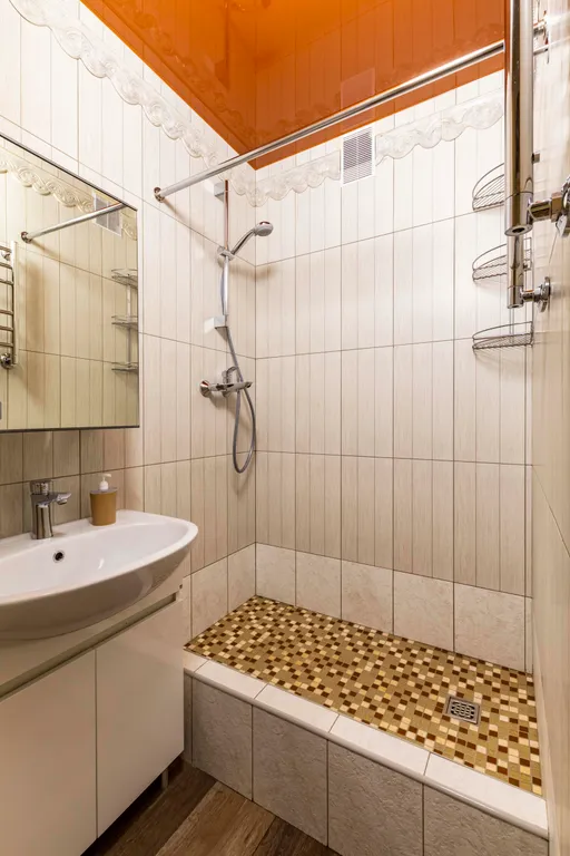 6-местные апартаменты рядом с УГМК и киностудией