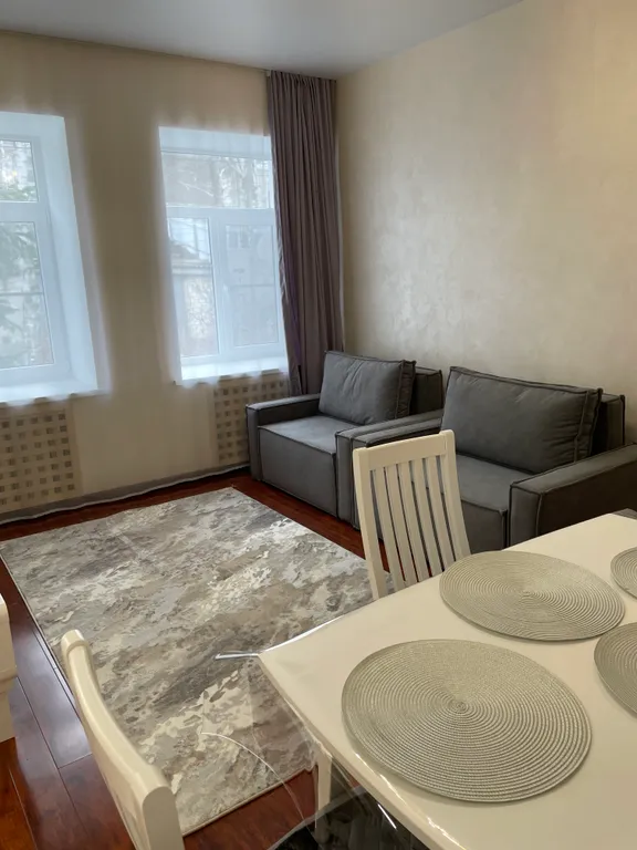 Большая, уютная двухкомнатная квартира с евроремонтом в центре города