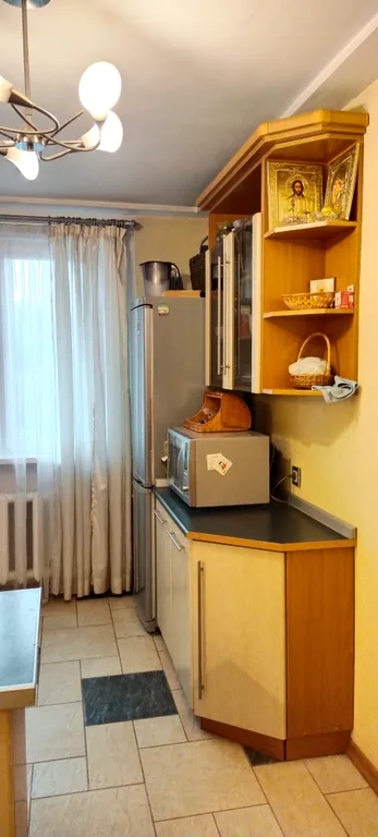 Просторная квартира с большим балконом, в центре города