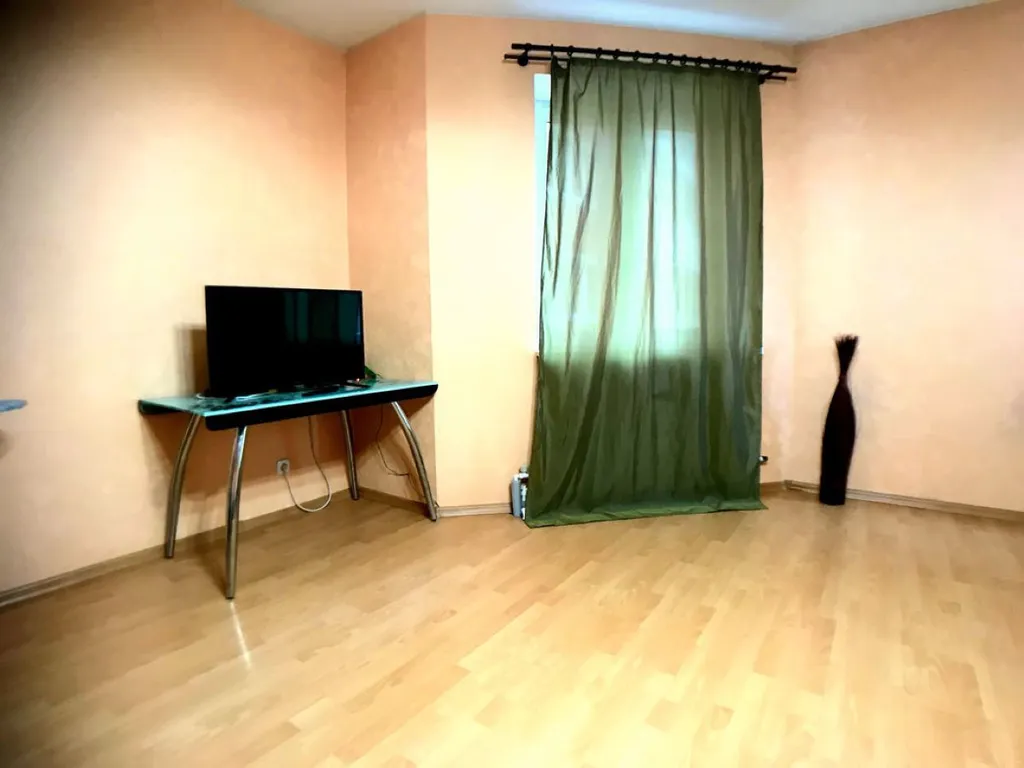 Большая двухкомнатная квартира около ТЦ Июнь