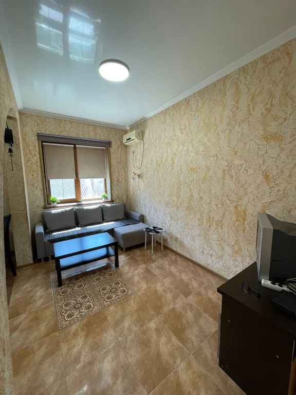 Квартира Просторная квартира в 5 минутах от моря с отдельным входом — Геленджик